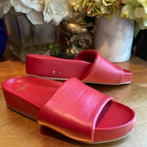 Beek “Pelican Leather Platform” Sandal / Hardly Worn!